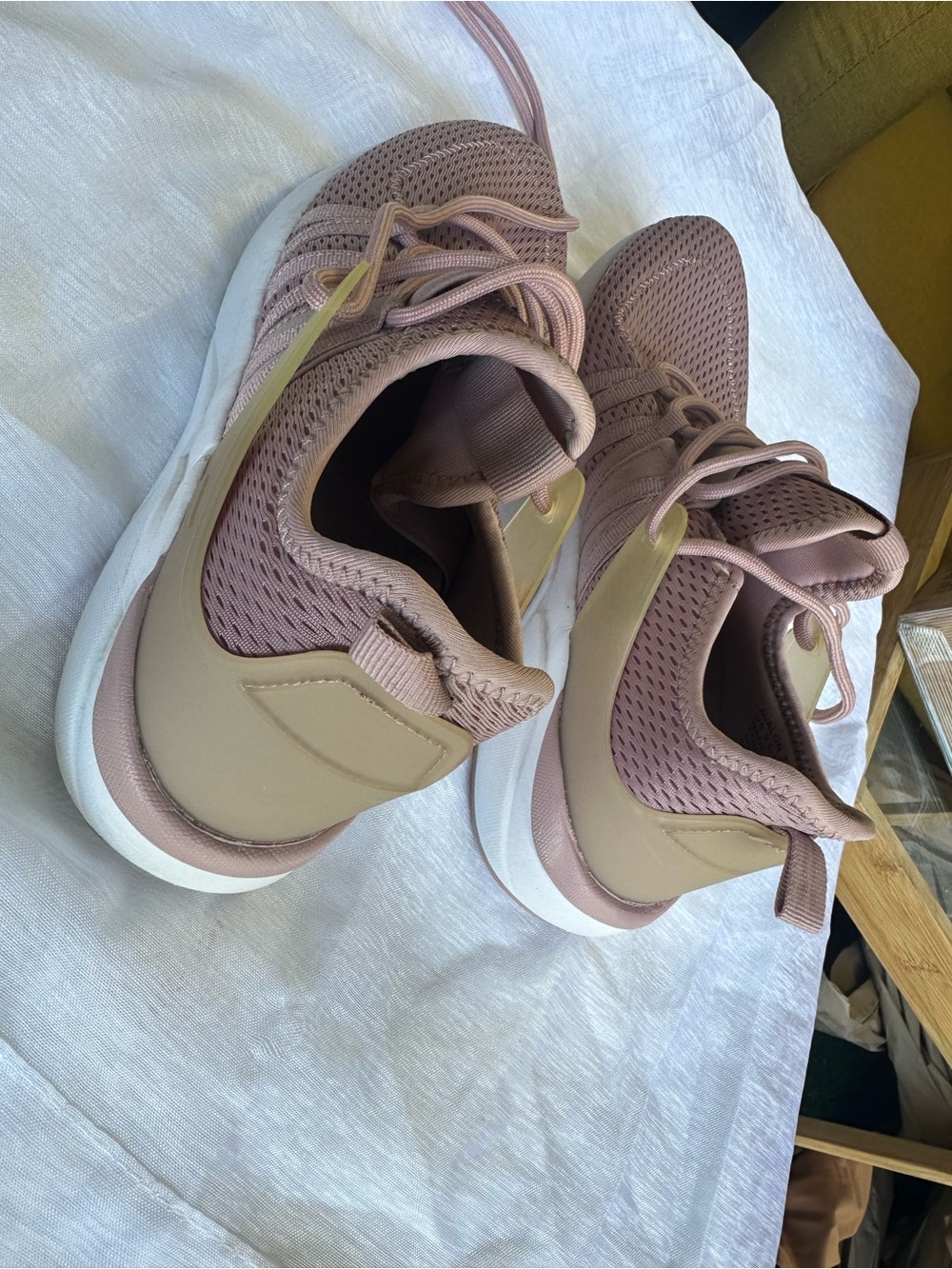 Fabletics Avalon Performance Sneaker - Picture 5 of 7